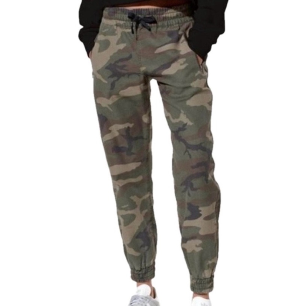 Artizia TNA Alix Camouflage Jogger Pants